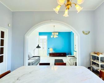 Elegant Villa Apartment with Garden – Just Steps from the Sea – Forte dei Marmi - Forte dei Marmi - Comedor