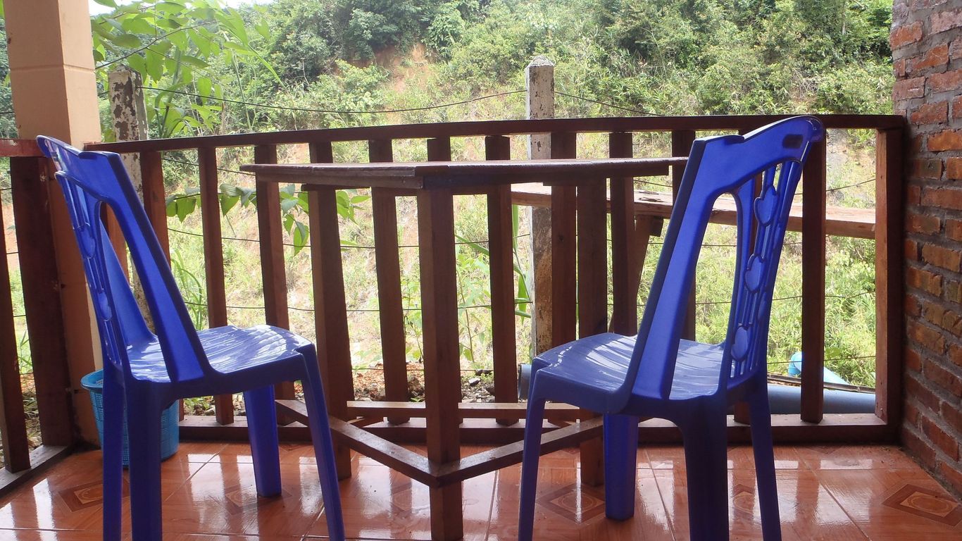 Chomdoy Bungalow & Restaurant