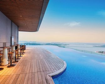 Condotel - Alacarte Ha Long -By Nga - 下龍灣 - 游泳池