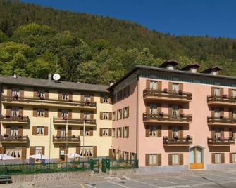 Residence Stella Alpina - Aprica - Building
