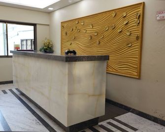 Hotel Bombay International - Mumbai - Front desk