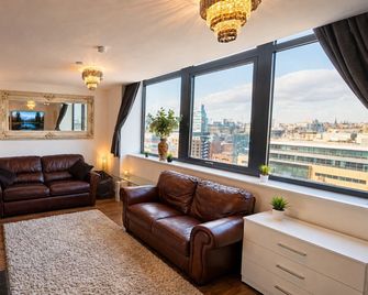 2 Bedroom Central Apartment - Liverpool - Soggiorno