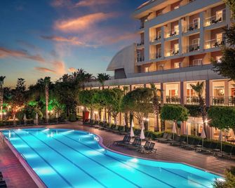 Telatiye Resort Hotel - Alanya - Piscina