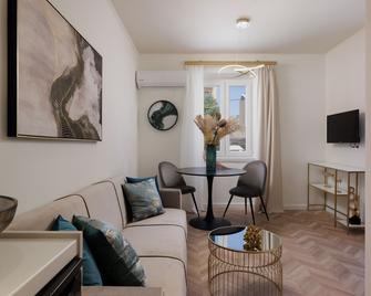 Piazza San Rocco Apartments - Corfú - Sala de estar