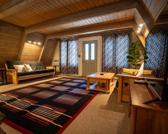 The Chalet at Agency Lake - Chiloquin - Sala de estar