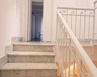Casa Blanca - Regio de Calabria - Escaleras
