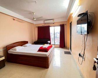 Hotel Sombhunath & Bhawan - Jalpāiguri - Bedroom