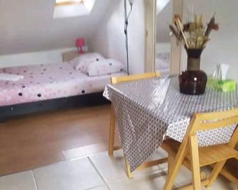 Studio meublé centre ville de mer - Mer - Chambre