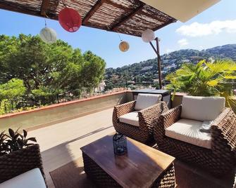 Cozy place, big roof terrace & spectacular views. - Cabrils - Balcón