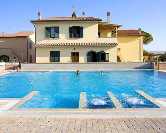 Borgo Guglielmo - Cecina - Pool