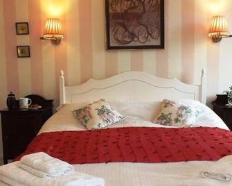 Dowfold House Bed and Breakfast - Crook - Bedroom