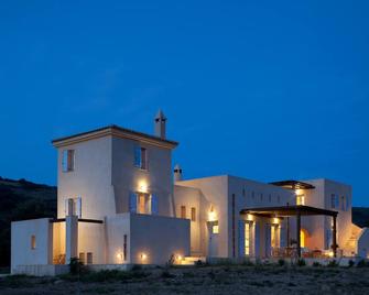 Family-friendly house for serenity near the beach - Kalamos - Budynek