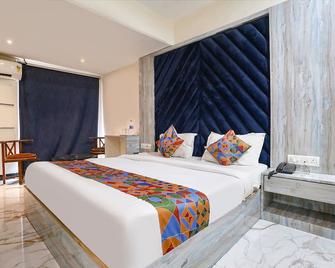 Fabhotel Occazia Paradise, Andheri West - Mumbai - Bedroom