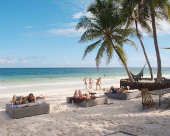 Libelula Tulum Beachfront Hotel - Tulum - Plaża