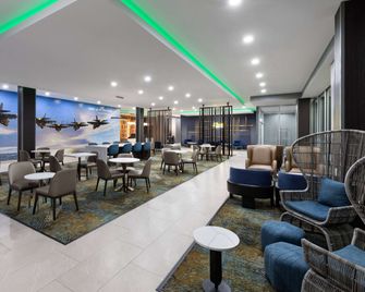La Quinta Inn & Suites by Wyndham San Antonio at the RIM - San Antonio - Restaurant