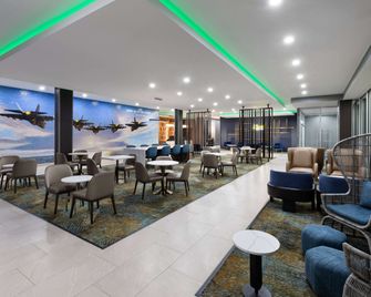 لا كينتا إن آند سويتس باي ويندام سان أنطونيو آت ذا ريم - سان انطونيو - مطعم