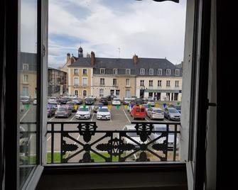 Hôtel de France - Saint-Calais - Balcón