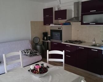 Holiday Home Dutch - Шибеник - Кухня