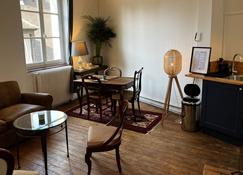 Independent, Historic, Central Pied-à-Terre - Senlis - Living room