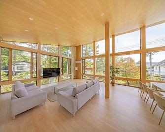 The Bergamot by Hakuba White Fox Company - Hakuba - Pokój dzienny