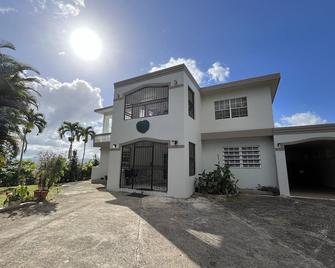 Tropical Oasis on top of the clouds! Close to many memorable adventures! - Utuado - Edificio