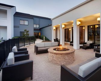 Courtyard by Marriott Dallas Addison/Midway - Addison - Uteplats