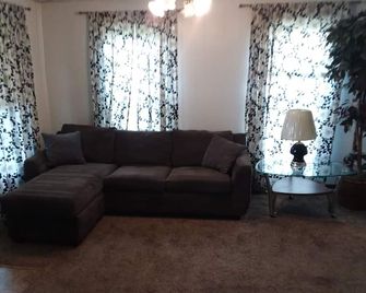 Comfortable, nice house in Holton - Holton - Living room