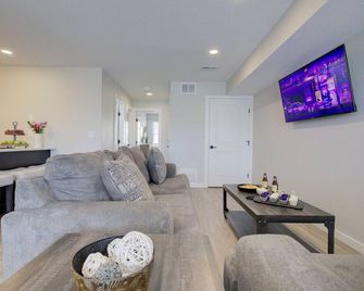 The Gameday Landing at Stadium Place - Manhattan - Salon