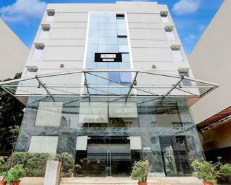 Stylish & Modern Stays at Palette River Front - Ahmedabad - Edificio