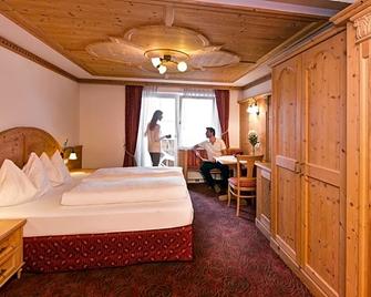 Aktiv & Relax Hotel Hubertus - Villandro/Villanders - Bedroom