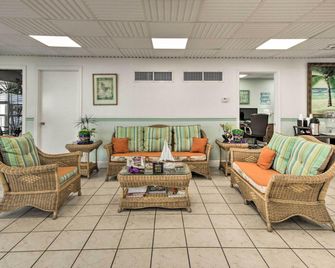 Walk to Pier and Beach Coastal Condo in Galveston! - Galveston