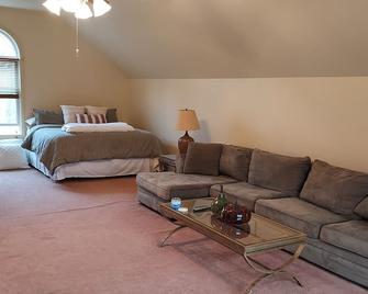 Cozy private suite in the heart of beautiful Gardiner. - New Paltz - Sufragerie