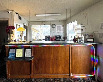Hotel O Super Value Inn Richland - Richland - Front desk