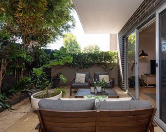 Heart of Hampton by the Beach - Brighton East - Patio