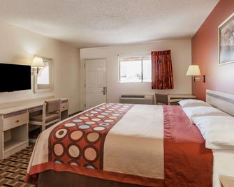 Super 8 by Wyndham Athens TX - Athens - Bedroom