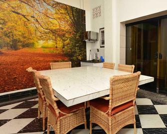 بوزادا مورومبي - ساو باولو - شرفة مرصوفة