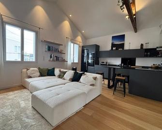 Superbe appartement 2 chambres, à deux pas du centre - FR-1-239-1128 - Saint-Jean-de-Luz - Wohnzimmer