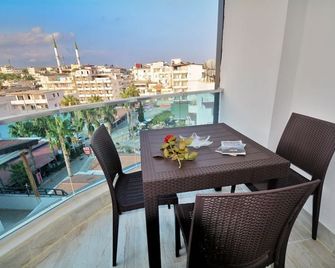 Palmiye Otel 2 - Kizkalesi - Balcón