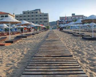 Buyuk Berk Hotel - Ayvalik - Beach