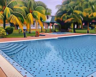 Hotel Seri Malaysia Kulim - Kulim - Pool