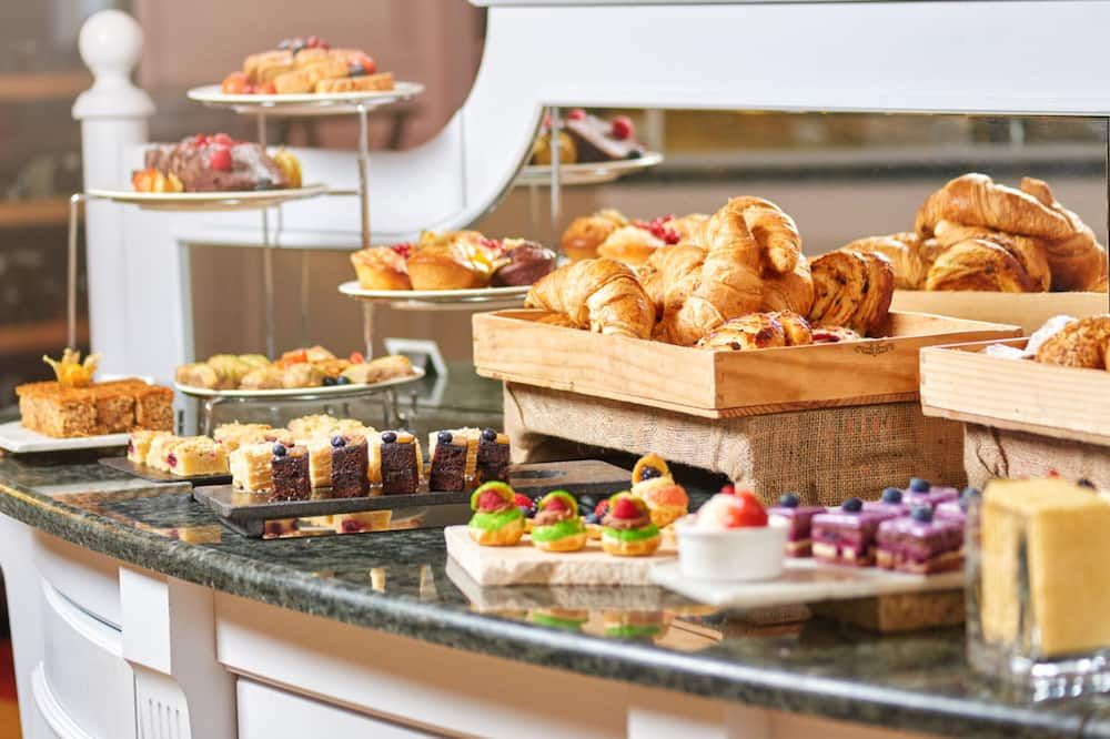 Hotel Casiana & Events Center Tagaytay - טאגיטאי - בופה