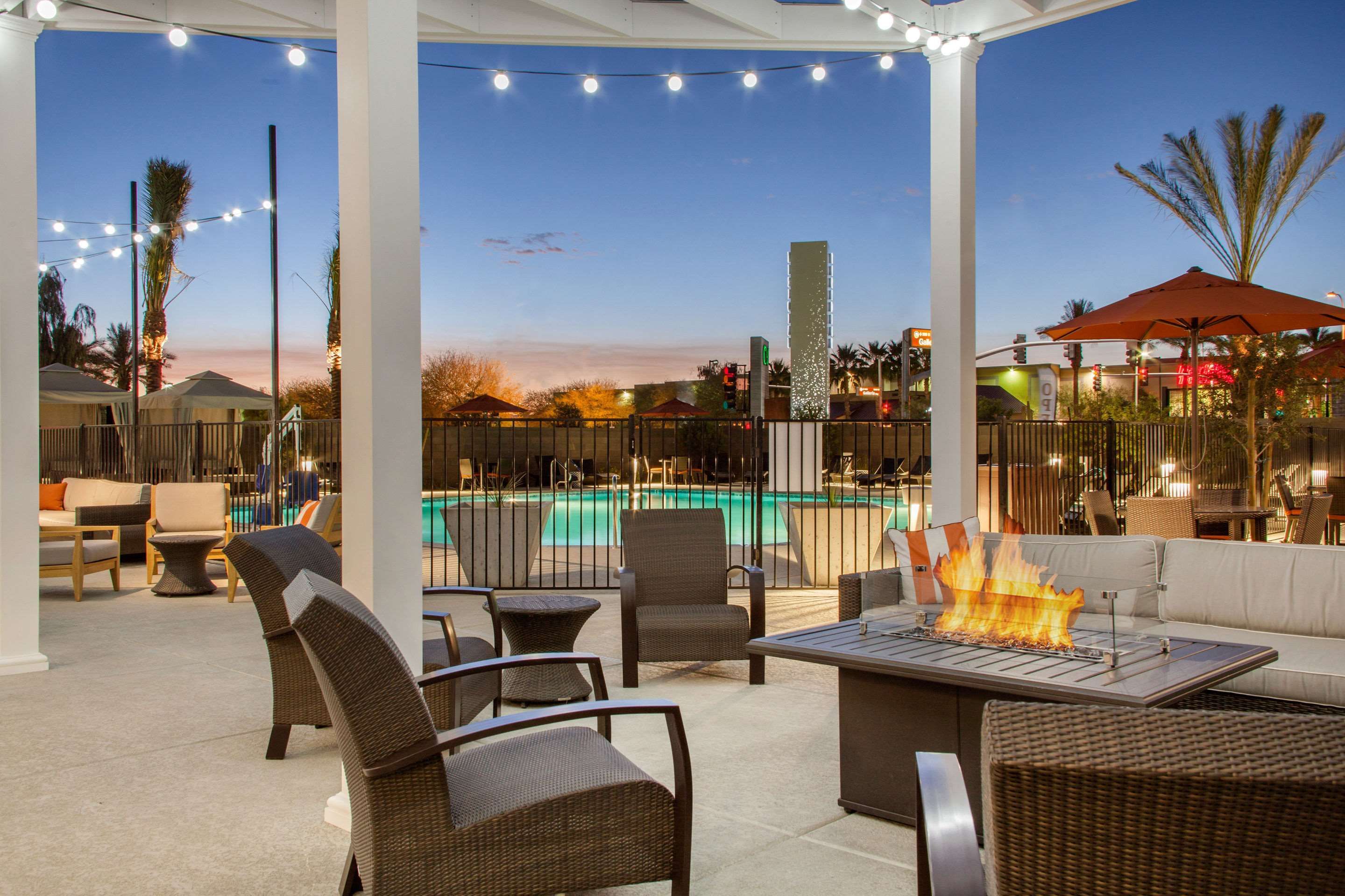 Cambria Hotel Phoenix Chandler - Fashion Center - Чандлер - Басейн