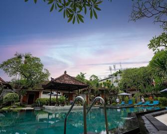 Sinar Bali Hotel - Kuta - Piscina