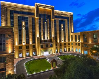 Ani Grand Hotel Yerevan - Jerevan - Byggnad