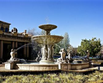 Riverbend Country House - Randburg