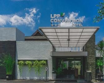 Lpp Convention Hotel Demangan - Yogyakarta - Gebäude