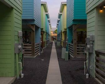 Beach Bungalow - 2 Suns - Port Aransas