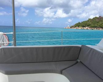 Nesi Catamarans - Roche Caiman - Balcony
