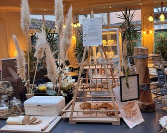 Flair Hotel Vier Jahreszeiten - Bad Urach - Buffet
