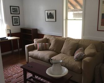 Quiet country charm with all the comforts of home - Loysville - Sala de estar